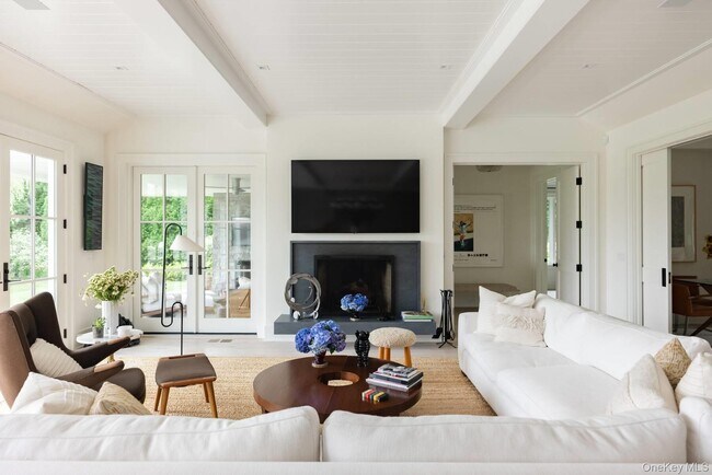 Building Photo - 571 Pauls Ln