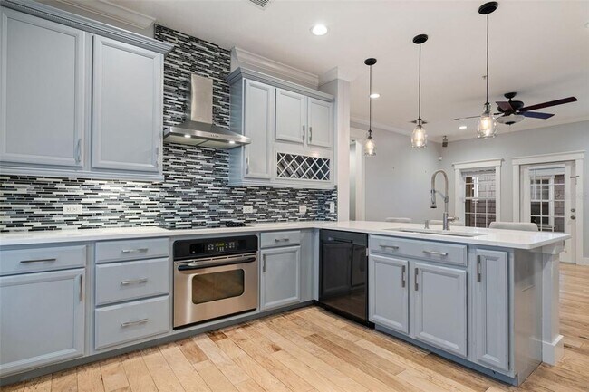 Building Photo - 5362 Chatas Ln