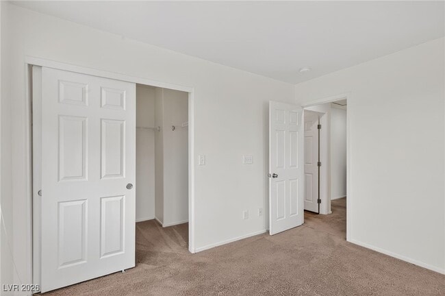 Building Photo - 8038 Kings Ransom St