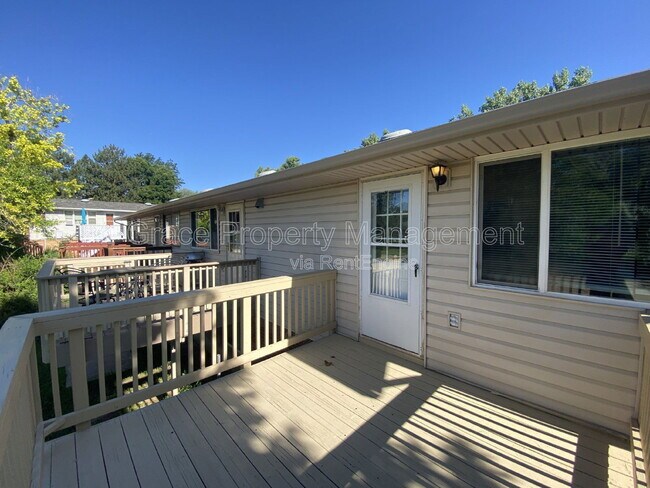 Building Photo - 774 W Cleveland Cir