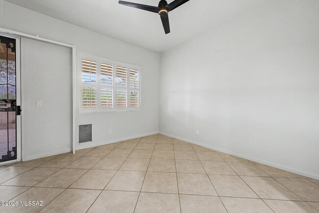 Building Photo - 5555 N Cres Ridge Dr