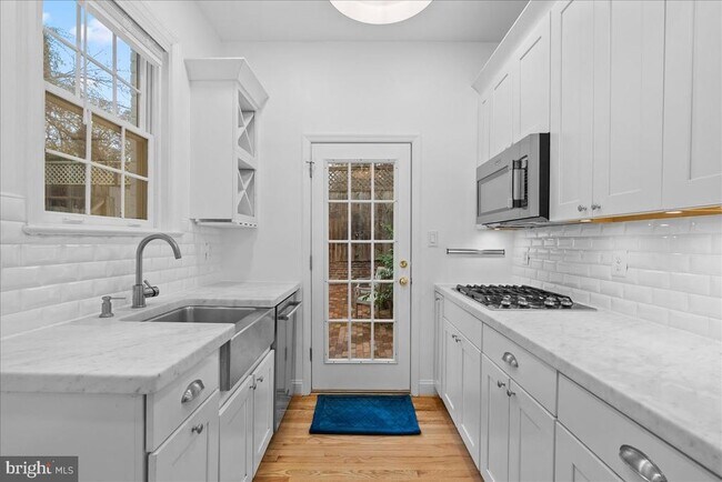 Building Photo - 1343 28th St NW