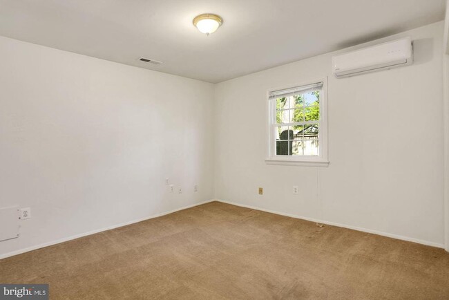 Building Photo - 4903 Shirley St