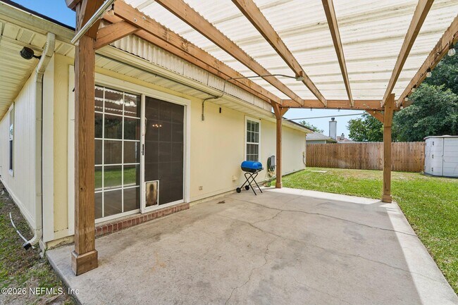 Building Photo - 1219 Stern Way