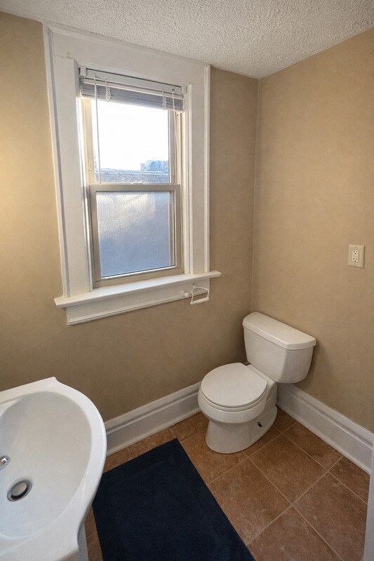 Building Photo - 1115-15 E 18th Ave