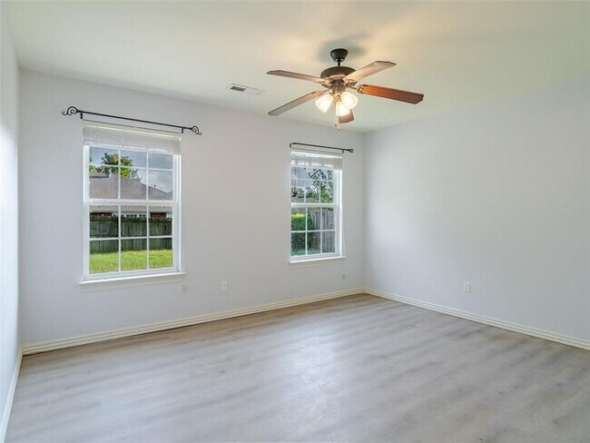 Building Photo - 3405 SW Picasso Blvd