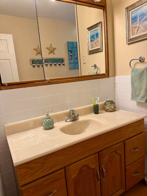 Building Photo - 519 Sylvan Way
