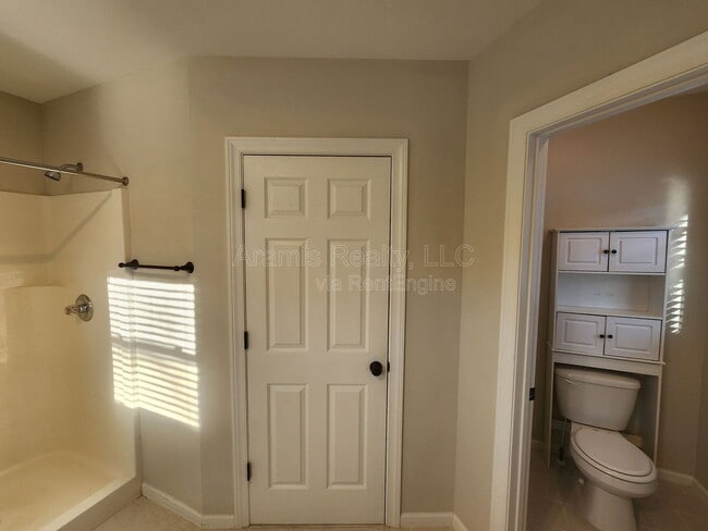 Building Photo - 3239 Osborne Rd NE