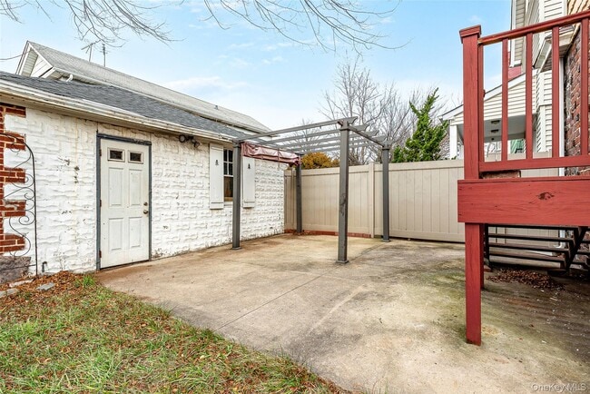 Building Photo - 93-01 71st Ave