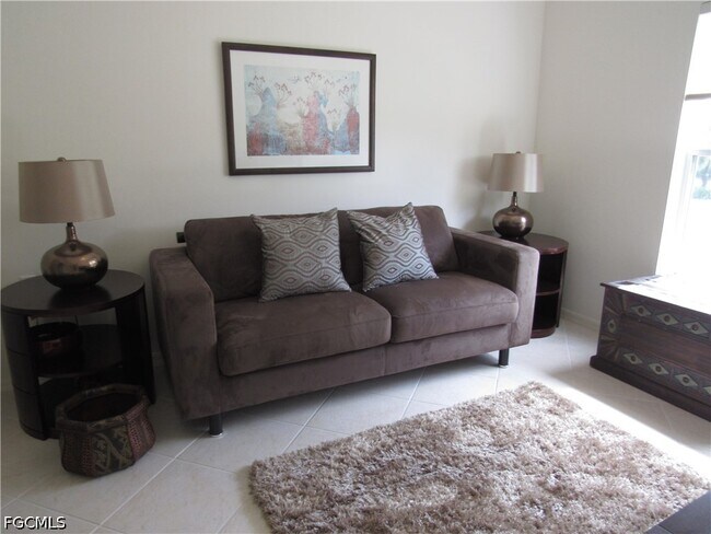 Building Photo - 10537 Washingtonia Palm Way