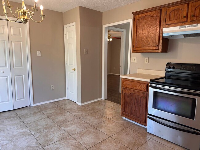 Building Photo - Charming 3-Bedroom Home in Horn Lake-Comfort & Convenience Await!
