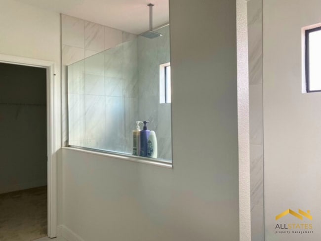 Building Photo - 2941 Siesta View Dr