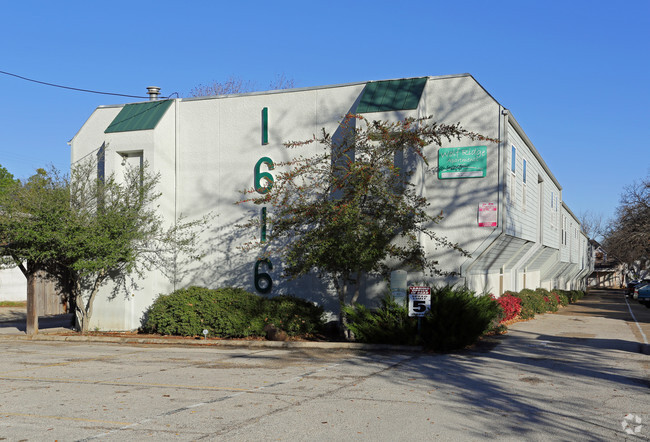 Primary Photo - Wolf Ridge Apartments