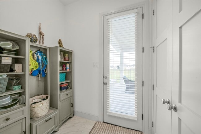 Building Photo - 2018 Grove Terrace Ln