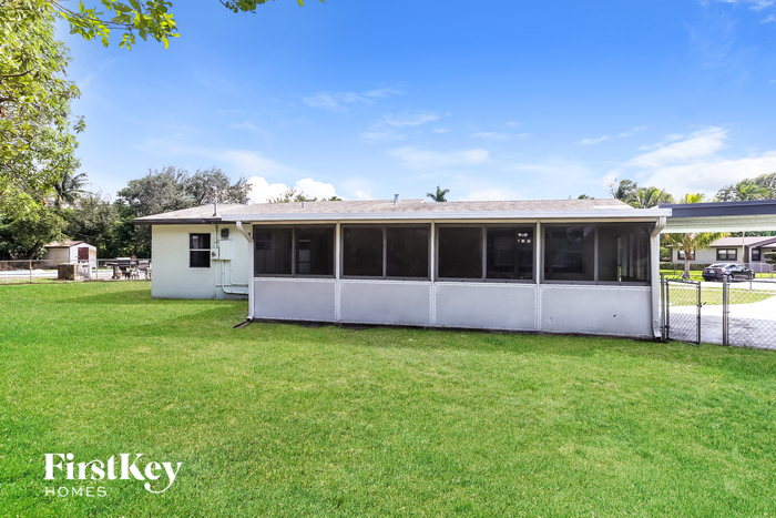 Building Photo - 1101 NW 18th St