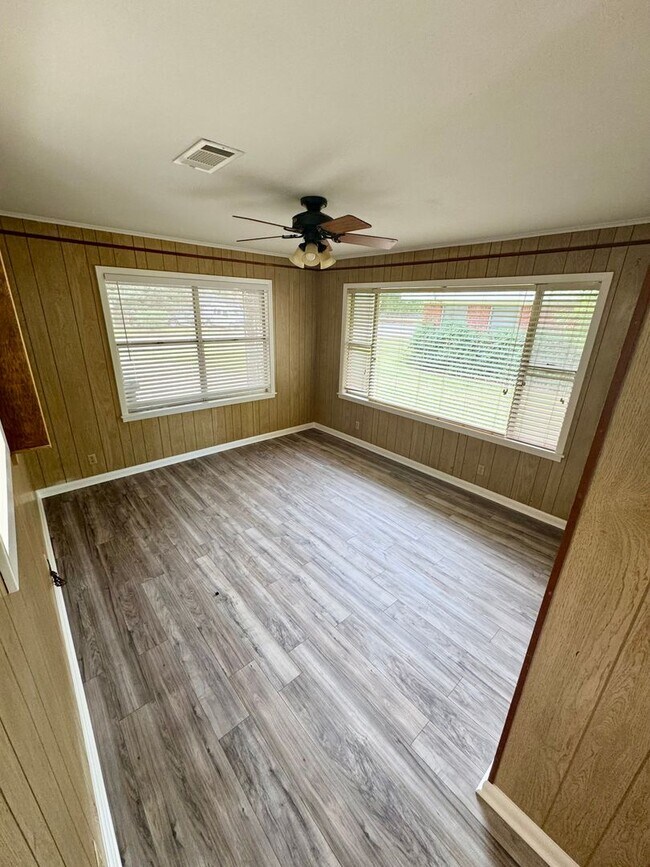 Building Photo - Greenacres Subdivision