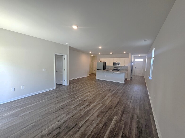 Building Photo - 3131 Fair Ridge Way