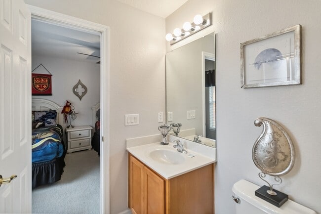Building Photo - 163 Tigerlily Ct