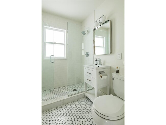 Building Photo - 4050 Upton Ave S