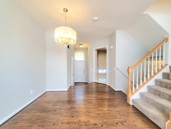 Building Photo - 6030 Lincolnia Rd