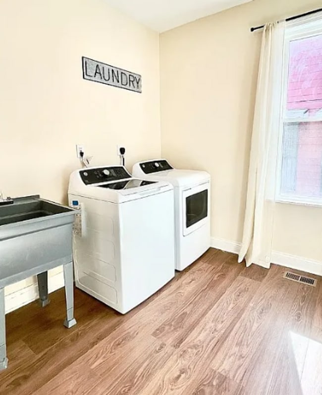 Building Photo - Charming 4 beds 3 baths in Cleveland!