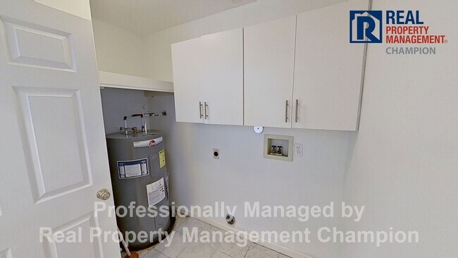 Building Photo - 3825 Mayfield Ct