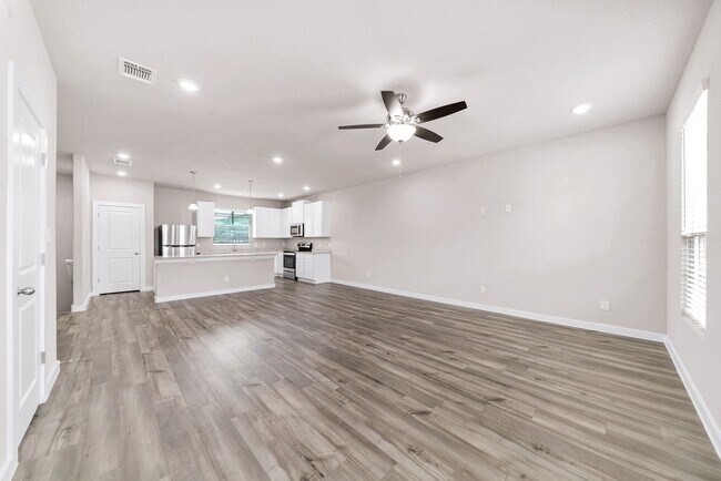 Building Photo - 3 Bedroom/3.5 Bath The Preserve At the Dom...