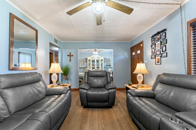 Building Photo - 253 E Grand Ave