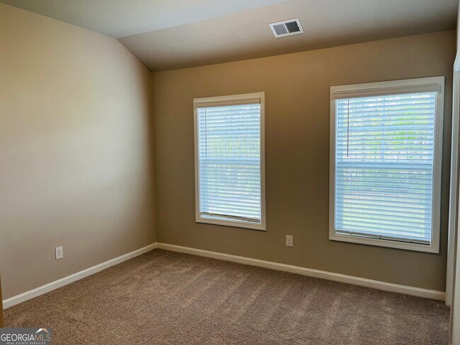 Building Photo - 33 Cobalt Ln