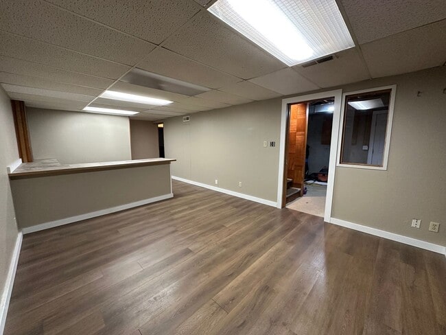 Building Photo - Spacious Northside 4-Bed, 2-Bath Ranch with Hardwood Floors