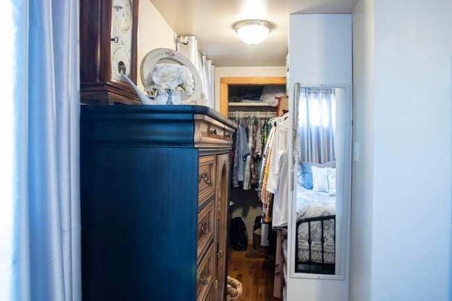 Building Photo - Quaint ranch style 1 bedroom, 1 bathroom in Windsor!
