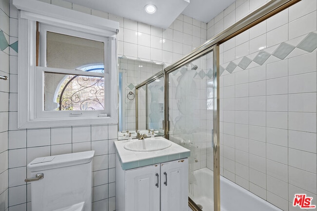 Building Photo - 502 Smithwood Dr