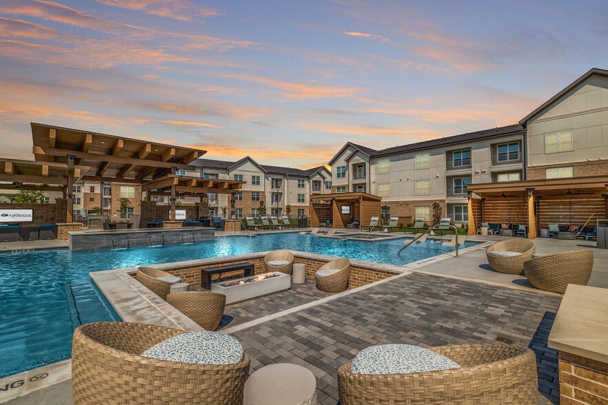 Lenox Sienna Apartments & Townhomes 4800 Watts Plantation Dr