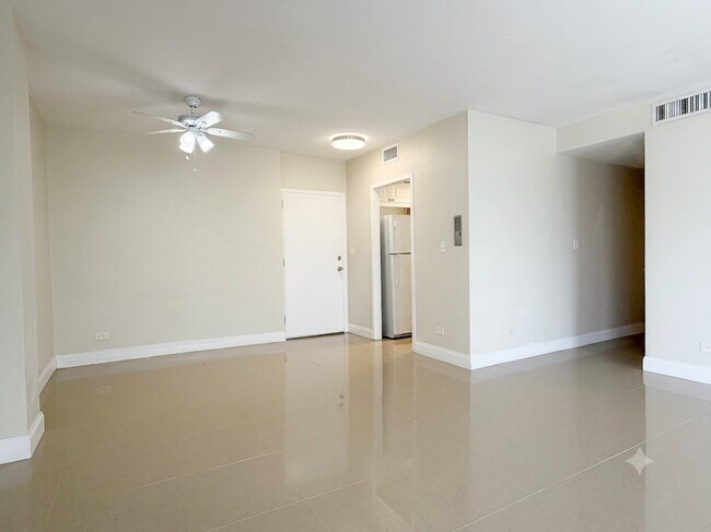 Building Photo - 2800 N Flagler Dr