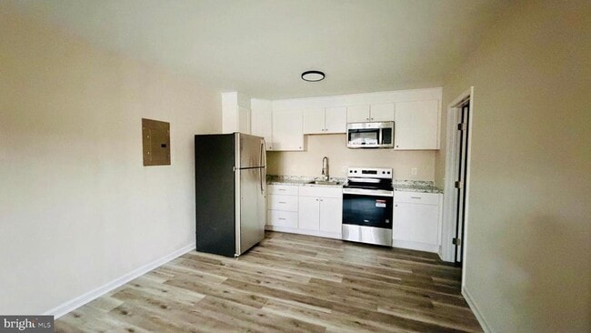 Building Photo - 515 Broadway St