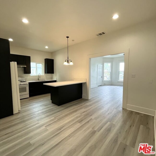 Building Photo - 1224 Lincoln St