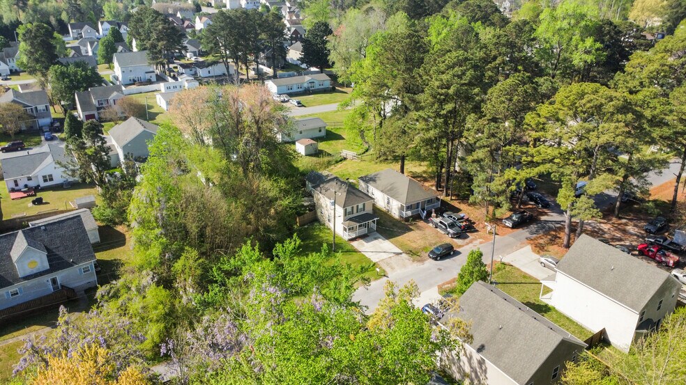 Building Photo - 5109 James St