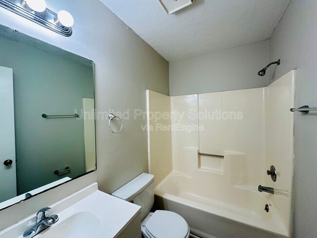 Building Photo - 213 Sunn Aire Ct