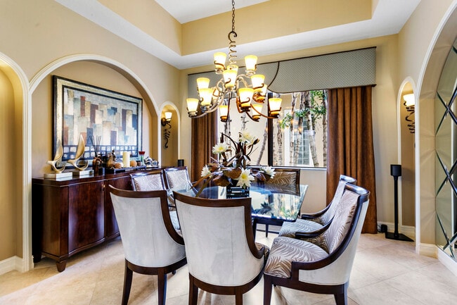 Building Photo - 6700 Fox Hollow Dr