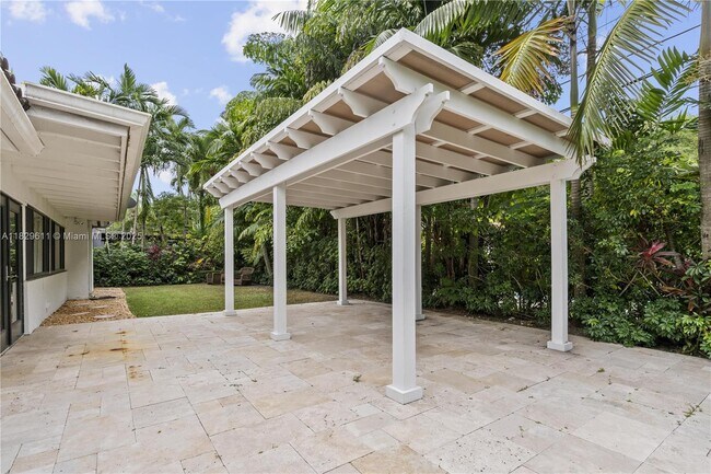 Building Photo - 8100 SW 62nd Ct