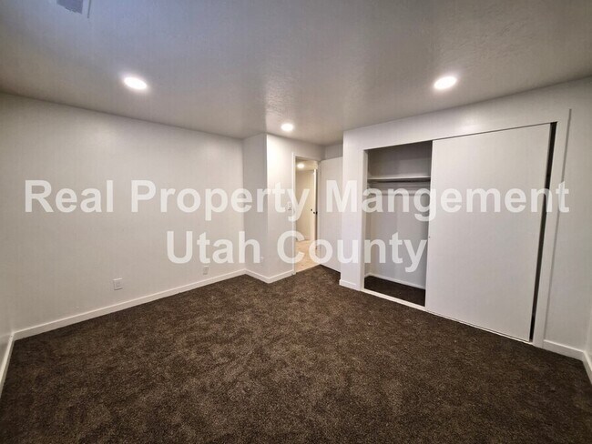 Building Photo - 1146 W 100 N