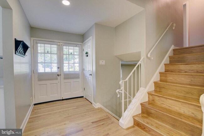 Building Photo - 8521 Tysons Ct