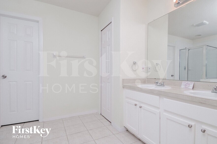 Building Photo - 17006 Falconridge Rd