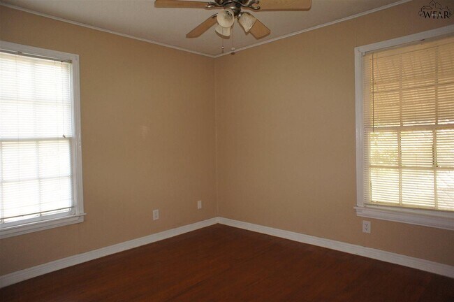 Building Photo - 4321 Boren Ave