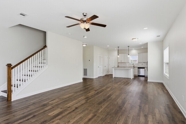 Building Photo - 114 Walden Village Ct