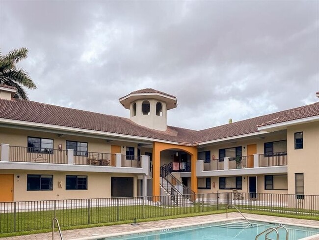 Building Photo - 64 Isle of Venice Dr