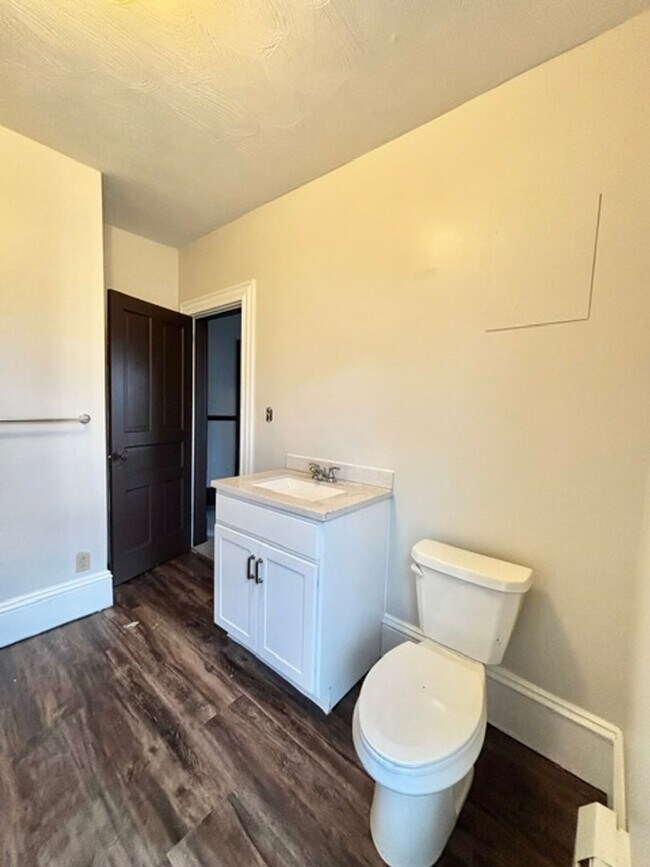 Building Photo - 3 bedroom/ 1.5 Bath Home for rent MAnor, PA 15665