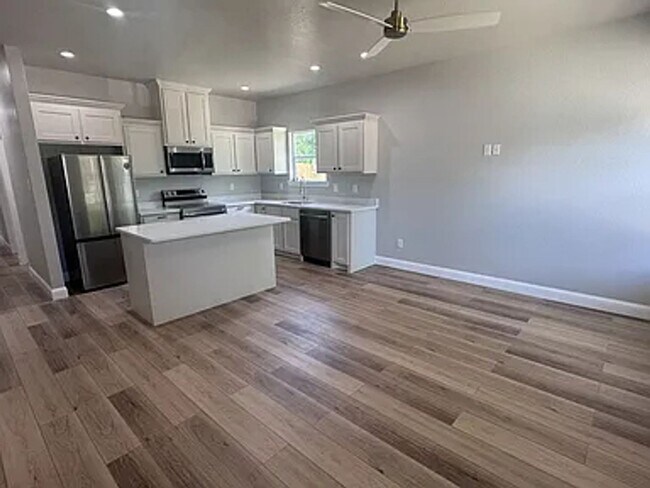 Building Photo - 3211 Bourland St