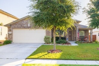 Building Photo - Single story home with study located in Miramar.