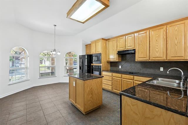 Building Photo - 8300 Hitching Tr